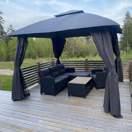 Stuga Pa Oe / Naerhet Till Vatten Mariestad Extérieur photo
