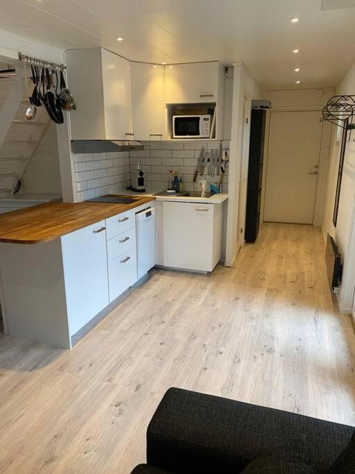 Stuga Pa Oe / Naerhet Till Vatten Mariestad Extérieur photo